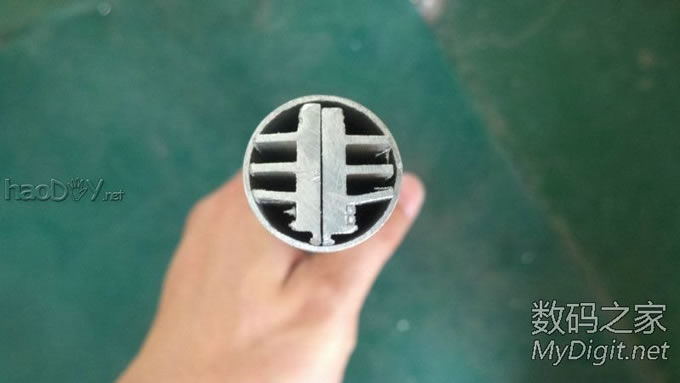 捡个拖把棍子(铝滴)D个小手电,楼层较多,早起锻炼身体哈。