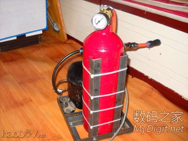 看看我忙了一下午用压缩机改装的气泵 看看我忙了一下午用压缩机改装的气泵