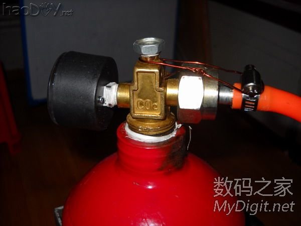 看看我忙了一下午用压缩机改装的气泵 看看我忙了一下午用压缩机改装的气泵