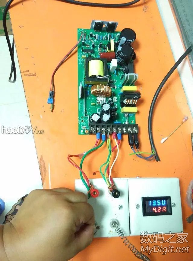 ֻһλ24V14.6AصԴĵ