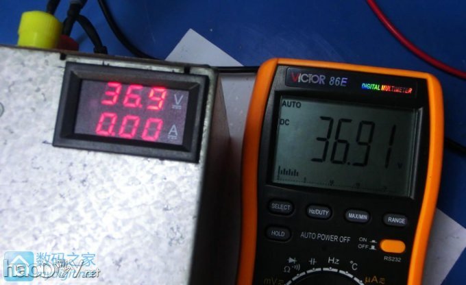 『伟云DIY』铁壳版艾默生R48-2900U电源改可调,加电压电流表和输