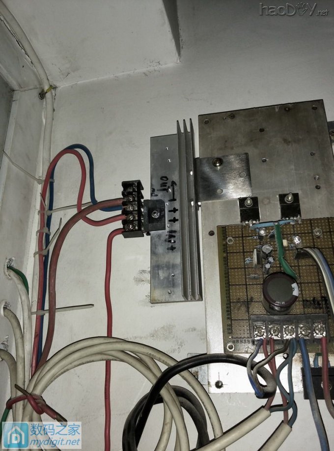 太阳能发电准备并一组电池,因此就有了这个想法