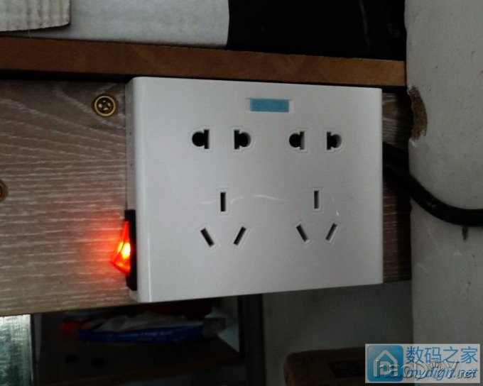 『ROSE DIY』 1.96的14孔插座加开关。 『ROSE DIY』 1.96的14孔插座加开关。