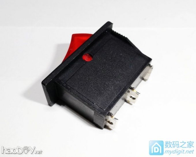 『ROSE DIY』 1.96的14孔插座加开关。 『ROSE DIY』 1.96的14孔插座加开关。