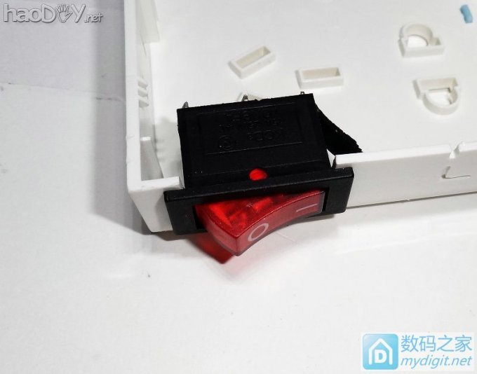 『ROSE DIY』 1.96的14孔插座加开关。 『ROSE DIY』 1.96的14孔插座加开关。