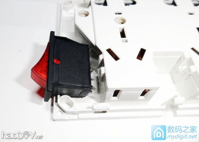 『ROSE DIY』 1.96的14孔插座加开关。 『ROSE DIY』 1.96的14孔插座加开关。