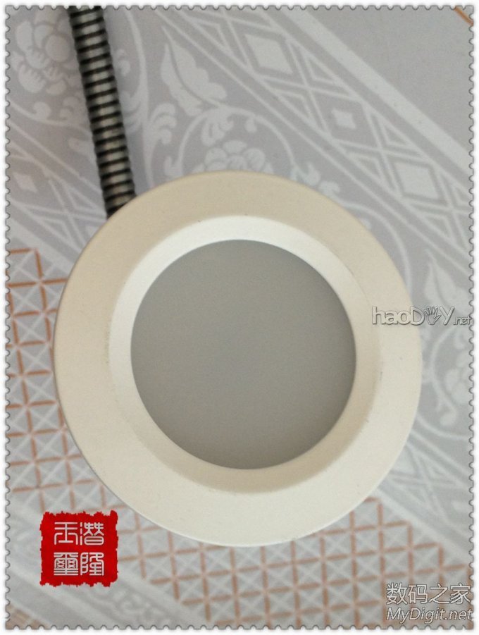 全球首创手工打造,互联星空牌三色可调台灯