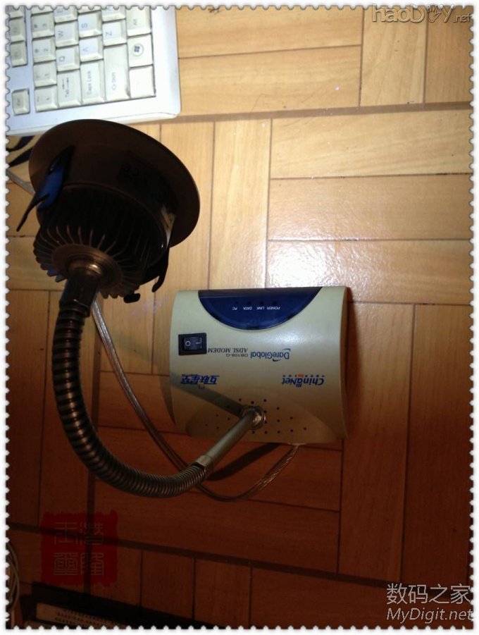 全球首创手工打造,互联星空牌三色可调台灯