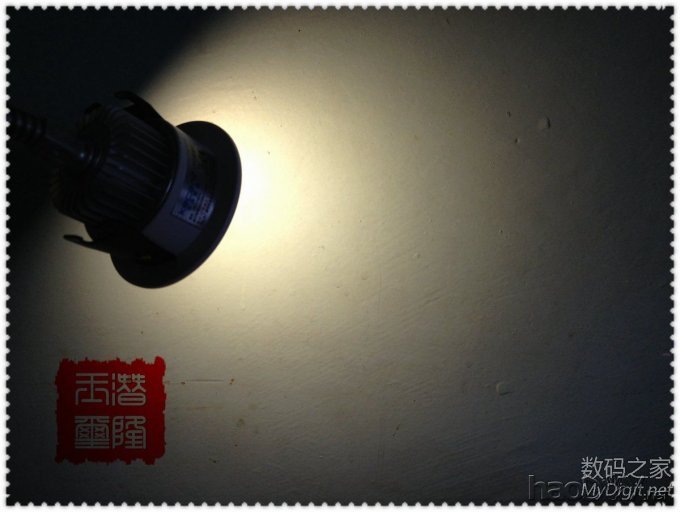 全球首创手工打造,互联星空牌三色可调台灯