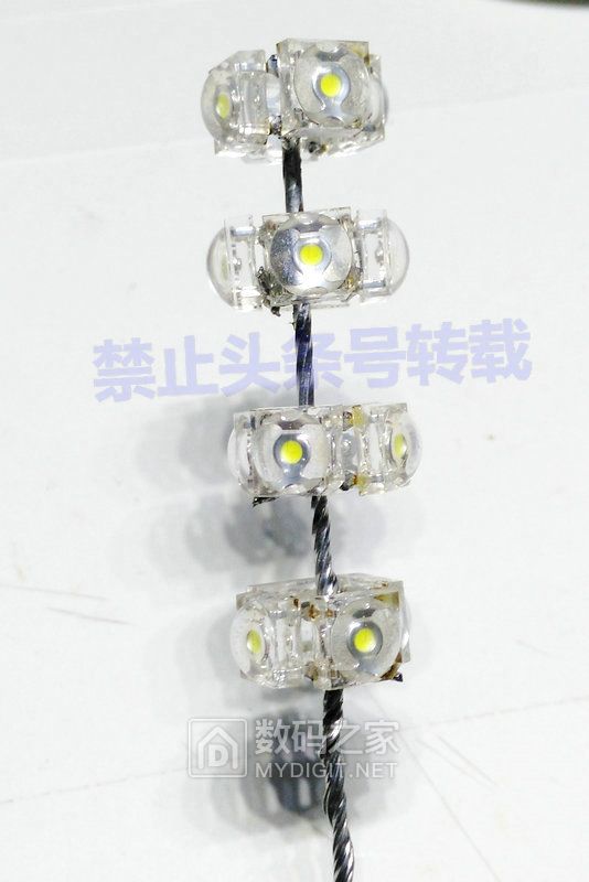 废物利用,一堆鸡肋做了个床头灯