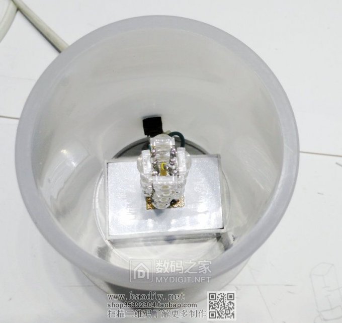 废物利用,一堆鸡肋做了个床头灯