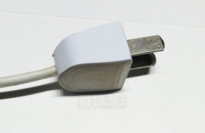 废物利用,一堆鸡肋做了个床头灯