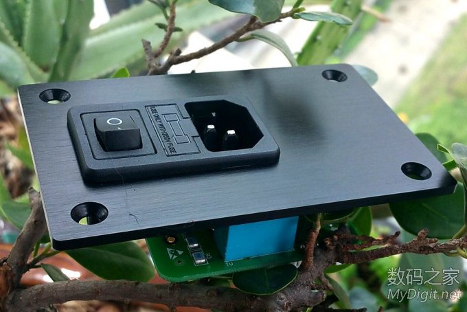 迷你和功能折腾到极致 JBC150W焊台+白光T12&T22焊台+白光吸锡器+热风枪 迷你和功能折腾到极致 JBC150W焊台+白光T12&T22焊台+白光吸锡器+