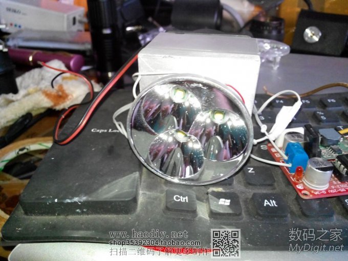 改了个东芝投影仪~灯泡太贵了~用led吧~ 改了个东芝投影仪~灯泡太贵了~用led吧~