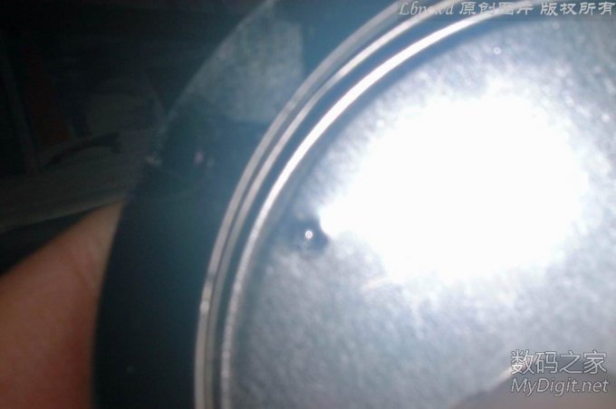 三条碟片线一定要在三个孔的中间才对能准定位(照片模糊了) 难道废硬盘只能改成“电磨”吗?请看我的原创DIY(84P揭晓答案/