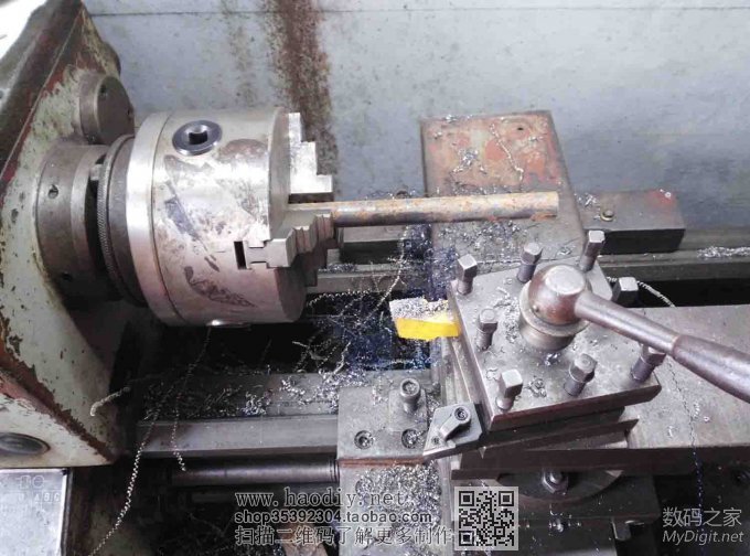 突然好想D个PCB小台钻,于是就D了。。。。 突然好想D个PCB小台钻,于是就D了。。。。