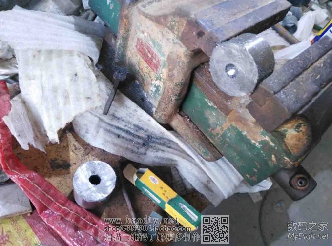 突然好想D个PCB小台钻,于是就D了。。。。 突然好想D个PCB小台钻,于是就D了。。。。