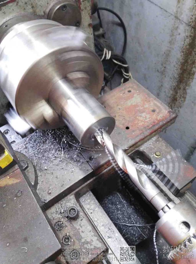 突然好想D个PCB小台钻,于是就D了。。。。 突然好想D个PCB小台钻,于是就D了。。。。