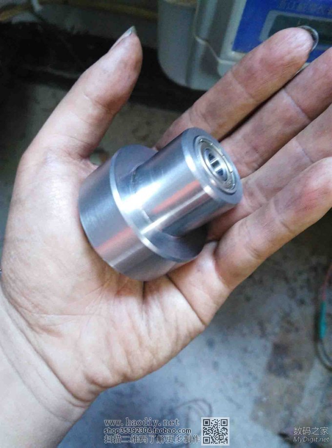 突然好想D个PCB小台钻,于是就D了。。。。 突然好想D个PCB小台钻,于是就D了。。。。