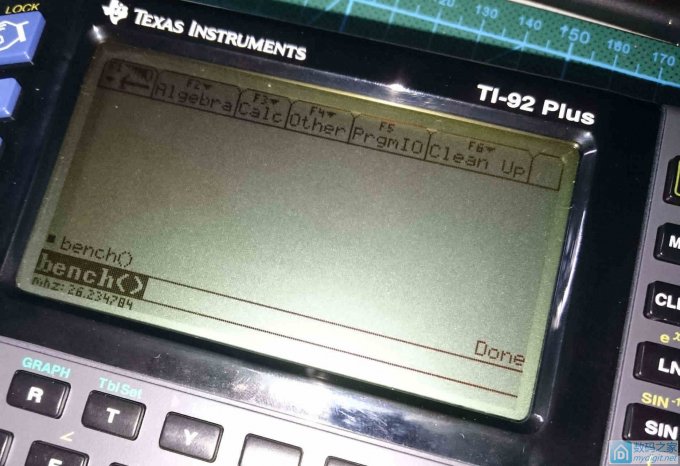 TI-92 Plus 出来打酱油 德州仪器 TI Voyage 200 图形计算器拆机和超频