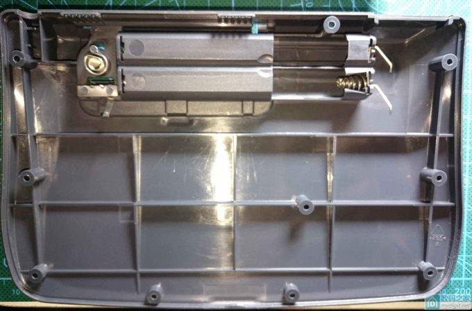 Voyage 200 后壳内面 德州仪器 TI Voyage 200 图形计算器拆机和超频