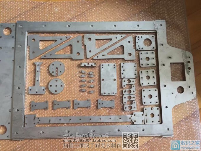 请输入描述 历时1个月造了一台全不锈钢的小型激光雕刻机。。。。。。。。。