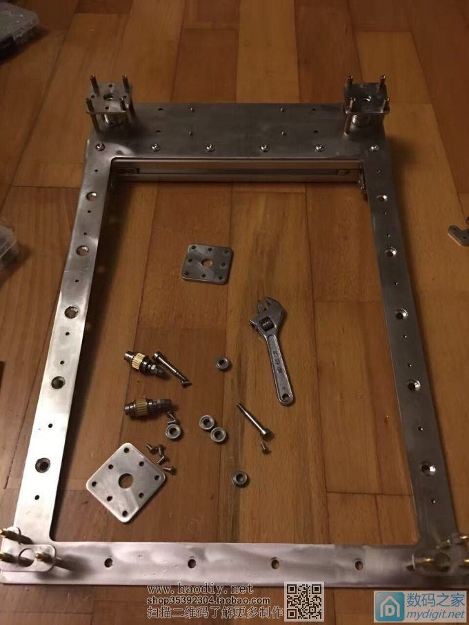 请输入描述 历时1个月造了一台全不锈钢的小型激光雕刻机。。。。。。。。。