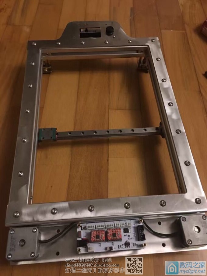 请输入描述 历时1个月造了一台全不锈钢的小型激光雕刻机。。。。。。。。。