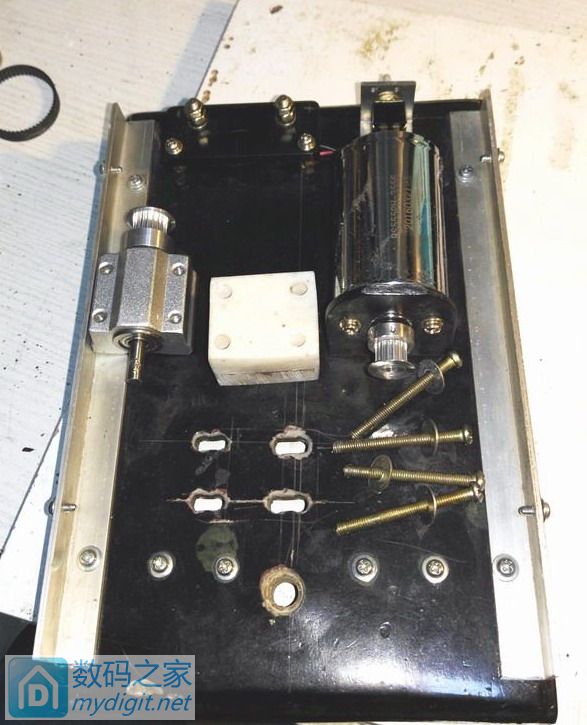 DIY一台迷你小台锯,切PCB像是切豆腐一样