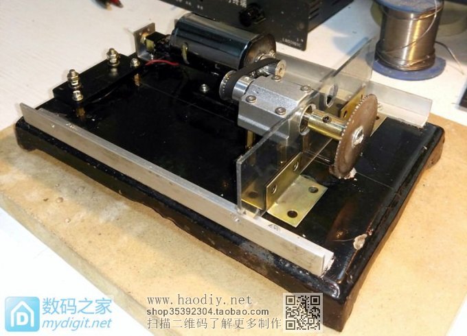 DIY一台迷你小台锯,切PCB像是切豆腐一样