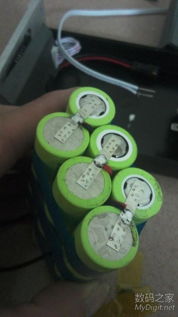 内置充电板的移动焊台安装 内置充电板的移动焊台安装