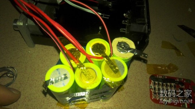 内置充电板的移动焊台安装 内置充电板的移动焊台安装