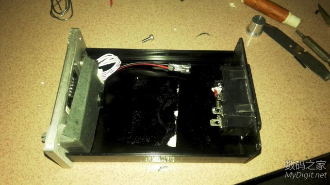 内置充电板的移动焊台安装 内置充电板的移动焊台安装