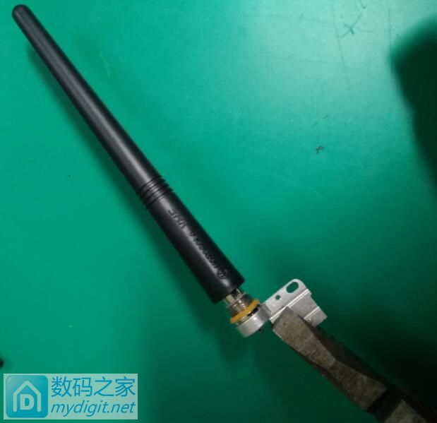 VHF125海事对讲机天剪天线调驻波比+不想剪天线的可以拿铜丝按结尾处的绕一个也不错 VHF125海事对讲机天剪天线调驻波比+不想剪天线的可以拿铜丝按结