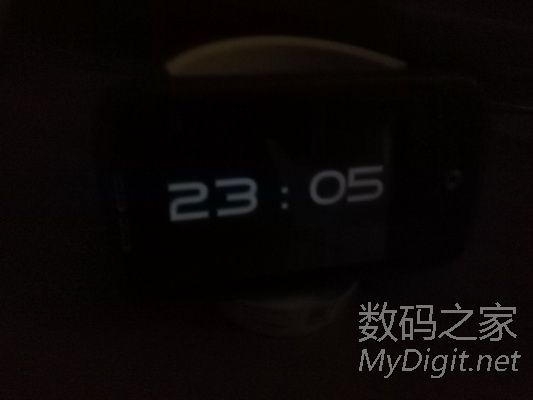 让闲置的安卓手机变夜光时钟,屏幕不休眠 让闲置的安卓手机变夜光时钟,屏幕不休眠