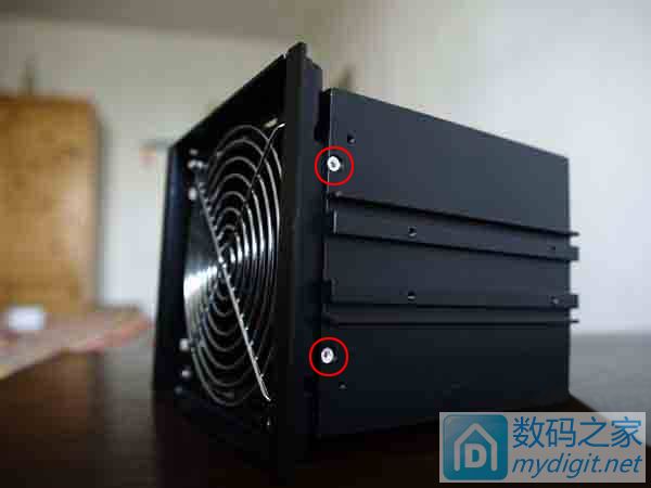 发一个几年前改装的硬盘笼,礼尚往来有M必回 发一个几年前改装的硬盘笼,礼尚往来有M必回