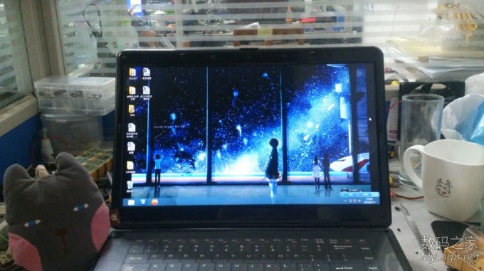 【小七】女朋友的笔记本屏碎了,换下废屏DIY调光台灯,灰常方便 【小七】女朋友的笔记本屏碎了,换下废屏DIY调光台灯,灰常方便