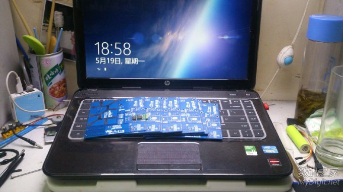 【小七】女朋友的笔记本屏碎了,换下废屏DIY调光台灯,灰常方便