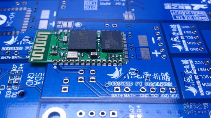 【小七】女朋友的笔记本屏碎了,换下废屏DIY调光台灯,灰常方便