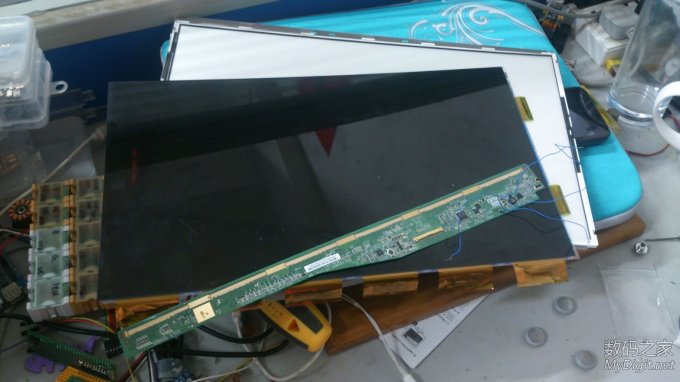 【小七】女朋友的笔记本屏碎了,换下废屏DIY调光台灯,灰常方便 【小七】女朋友的笔记本屏碎了,换下废屏DIY调光台灯,灰常方便