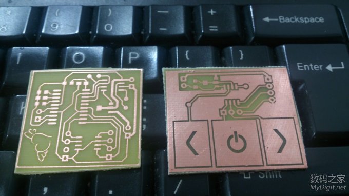 【小七】女朋友的笔记本屏碎了,换下废屏DIY调光台灯,灰常方便 【小七】女朋友的笔记本屏碎了,换下废屏DIY调光台灯,灰常方便