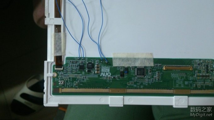 【小七】女朋友的笔记本屏碎了,换下废屏DIY调光台灯,灰常方便 【小七】女朋友的笔记本屏碎了,换下废屏DIY调光台灯,灰常方便