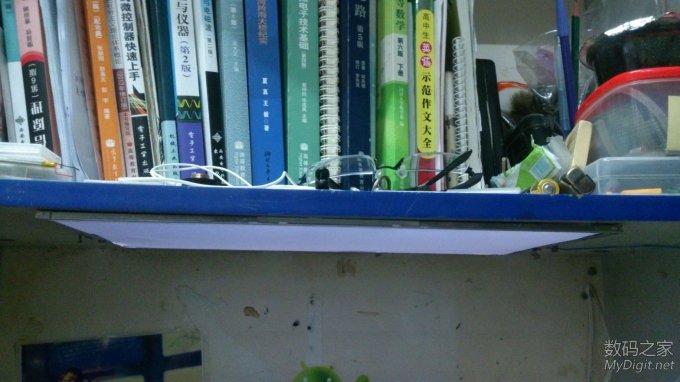 【小七】女朋友的笔记本屏碎了,换下废屏DIY调光台灯,灰常方便