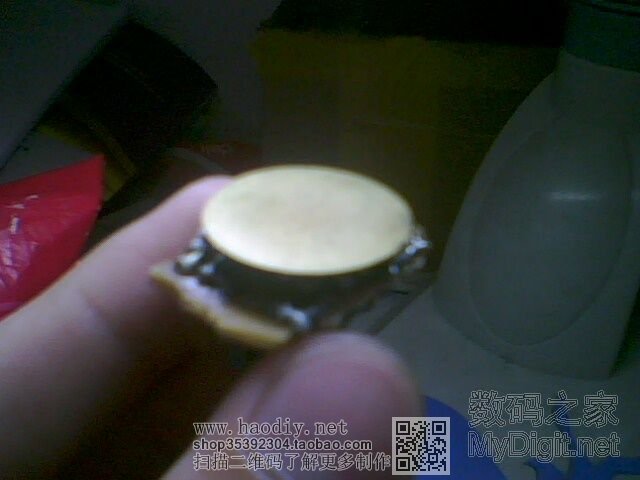 背面,据说要压电陶瓷片才能发出超声波 自己diy的mini超声波驱蚊器