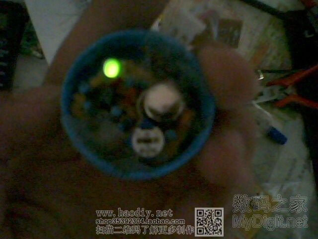 工作时的图 自己diy的mini超声波驱蚊器