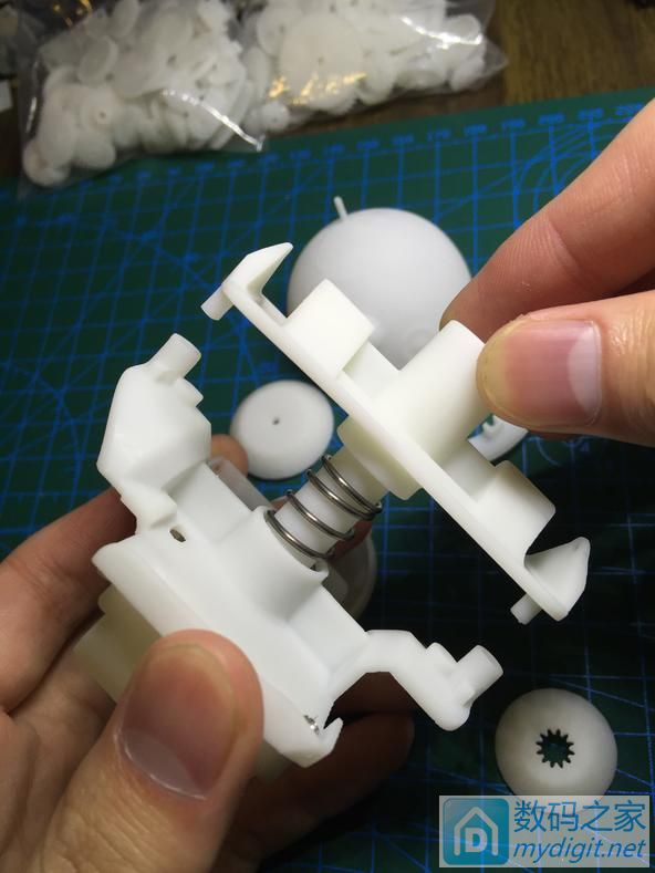 (基础拆解)2017年首发,DIY星战BB-8机器人 (基础拆解)2017年首发,DIY星战BB-8机器人