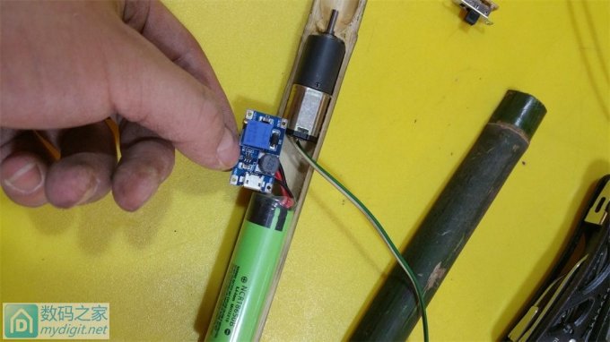 自制竹子电动螺丝刀,一节锂电池,算微型吗?第一次做,手工粗糙,见笑了,大神勿喷 自制竹子电动螺丝刀,一节锂电池,算微型吗?第一次做,手工粗糙