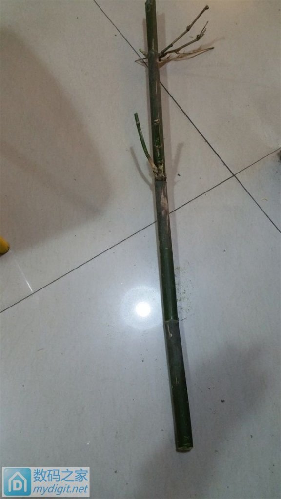 自制竹子电动螺丝刀,一节锂电池,算微型吗?第一次做,手工粗糙,见笑了,大神勿喷 自制竹子电动螺丝刀,一节锂电池,算微型吗?第一次做,手工粗糙