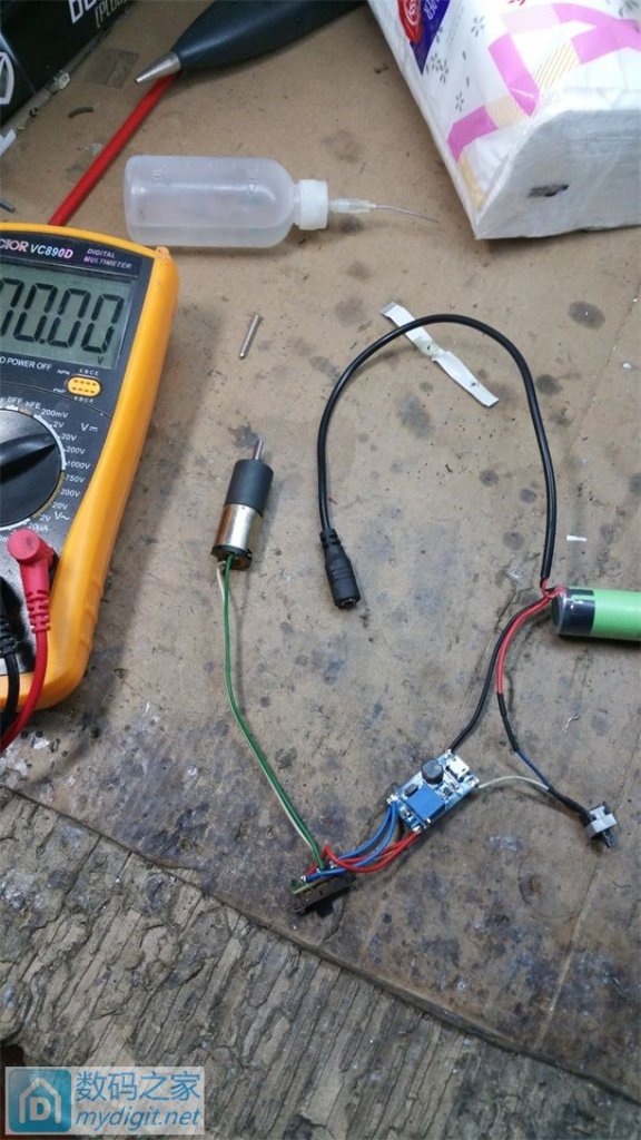 自制竹子电动螺丝刀,一节锂电池,算微型吗?第一次做,手工粗糙,见笑了,大神勿喷 自制竹子电动螺丝刀,一节锂电池,算微型吗?第一次做,手工粗糙