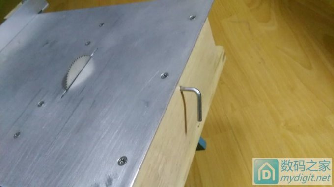 新年新作--一个成本较低的小台锯